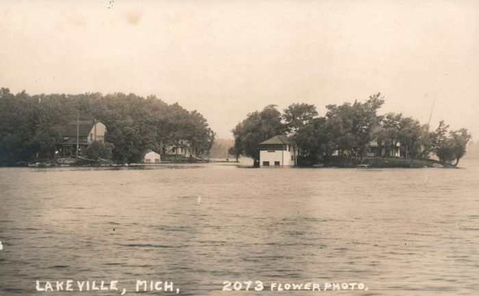Lakeville - Old Postcard (newer photo)